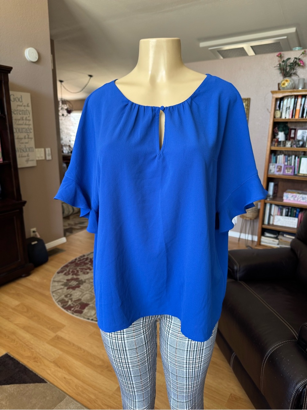 CeCe royal blue short ruffled sleeves keyhole buttoned closure blouse-size L